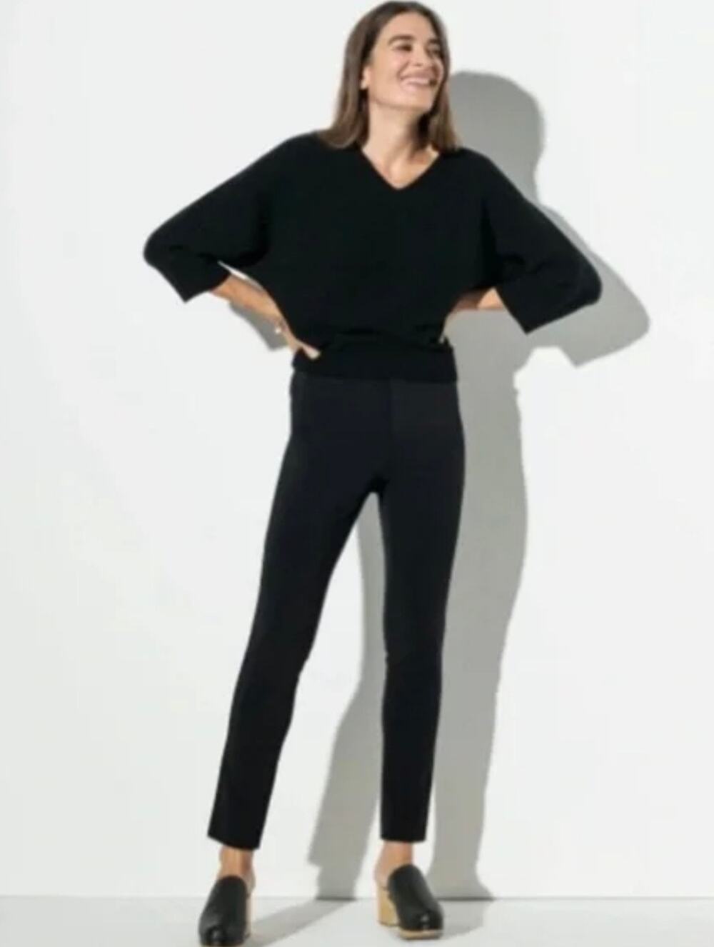 The Reset R Label The Smarty Boucle Knit Black V-Neck Sweater Top Size M
